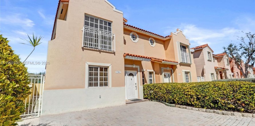 Таунхаус в Майами, Флорида 3 спальни, 134.34м2 № 2041168