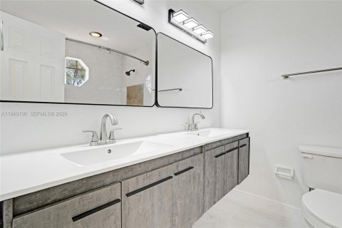 Снять в аренду таунхаус в Майами, Флорида 3 спальни, 134.34м2, № 2041168 - фото 22