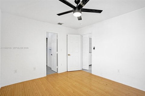 Снять в аренду таунхаус в Майами, Флорида 3 спальни, 134.34м2, № 2041168 - фото 27