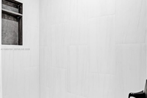 Снять в аренду таунхаус в Майами, Флорида 3 спальни, 134.34м2, № 2041168 - фото 20