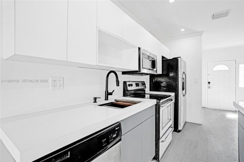 Снять в аренду таунхаус в Майами, Флорида 3 спальни, 134.34м2, № 2041168 - фото 9