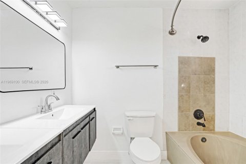 Снять в аренду таунхаус в Майами, Флорида 3 спальни, 134.34м2, № 2041168 - фото 23