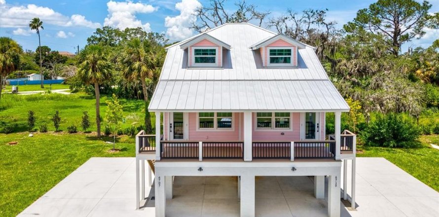 House in New Port Richey, Florida 2 bedrooms, 65.59 sq.m. № 1808505