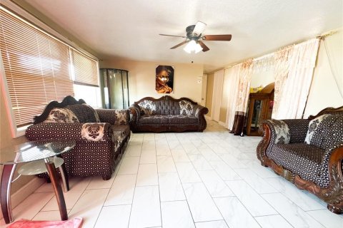 Villa ou maison à vendre à New Port Richey, Floride: 4 chambres, 130.06 m2 № 1659408 - photo 13