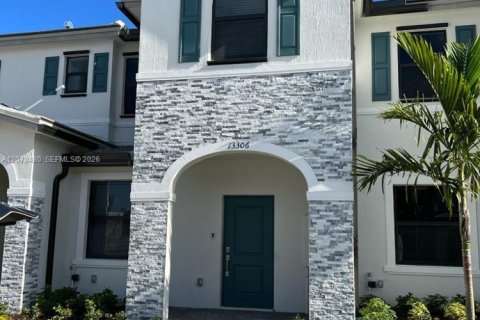 Townhouse in Homestead, Florida 3 bedrooms, 129.41 sq.m. № 2323813