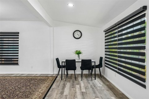 Villa ou maison à vendre à Tampa, Floride: 3 chambres, 100.89 m2 № 2141090 - photo 24