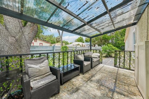 Villa ou maison à vendre à Tampa, Floride: 3 chambres, 100.89 m2 № 2141090 - photo 6