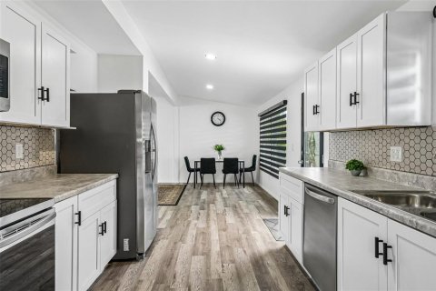 Villa ou maison à vendre à Tampa, Floride: 3 chambres, 100.89 m2 № 2141090 - photo 18