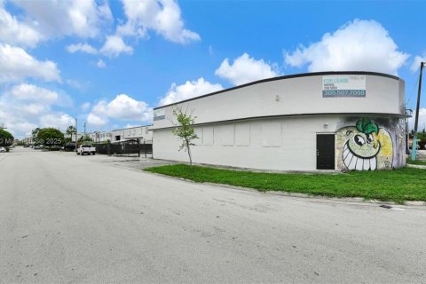 Купить коммерческую недвижимость в Майами, Флорида № 2013303 - фото 5