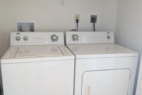 Condo in Wellington, Florida, 3 bedrooms № 2083877 - photo 13