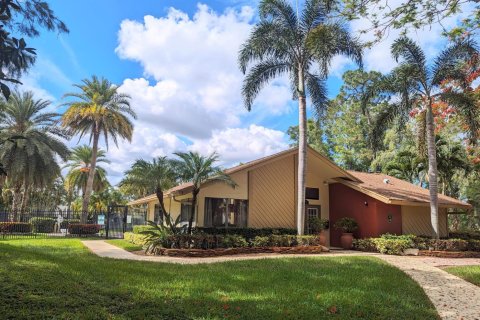 Condo in Wellington, Florida, 3 bedrooms № 2083877 - photo 4