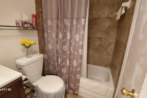 Condo in Boca Raton, Florida, 1 bedroom № 2382503 - photo 17