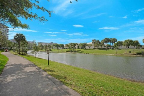 Купить кондоминиум в Холливуд, Флорида 2 спальни, 124.86м2, № 2012034 - фото 24