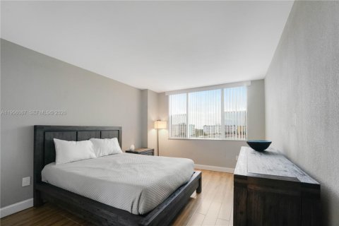 Купить кондоминиум в Холливуд, Флорида 2 спальни, 124.86м2, № 2012034 - фото 16