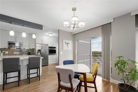 Купить кондоминиум в Холливуд, Флорида 2 спальни, 124.86м2, № 2012034 - фото 10