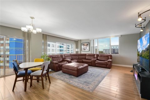 Купить кондоминиум в Холливуд, Флорида 2 спальни, 124.86м2, № 2012034 - фото 6