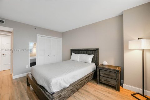 Купить кондоминиум в Холливуд, Флорида 2 спальни, 124.86м2, № 2012034 - фото 17