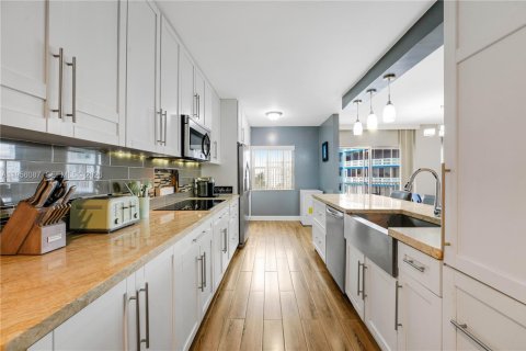 Купить кондоминиум в Холливуд, Флорида 2 спальни, 124.86м2, № 2012034 - фото 2