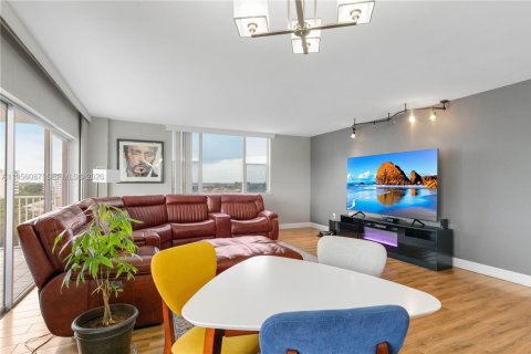 Купить кондоминиум в Холливуд, Флорида 2 спальни, 124.86м2, № 2012034 - фото 8