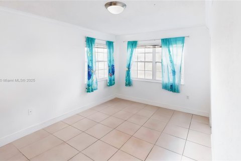 Condominio en venta en Miami, Florida, 2 dormitorios, 97.55 m2 № 1976048 - foto 15