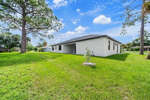 House in Palm Bay, Florida 4 bedrooms, 253.99 sq.m. № 1887753 - photo 18