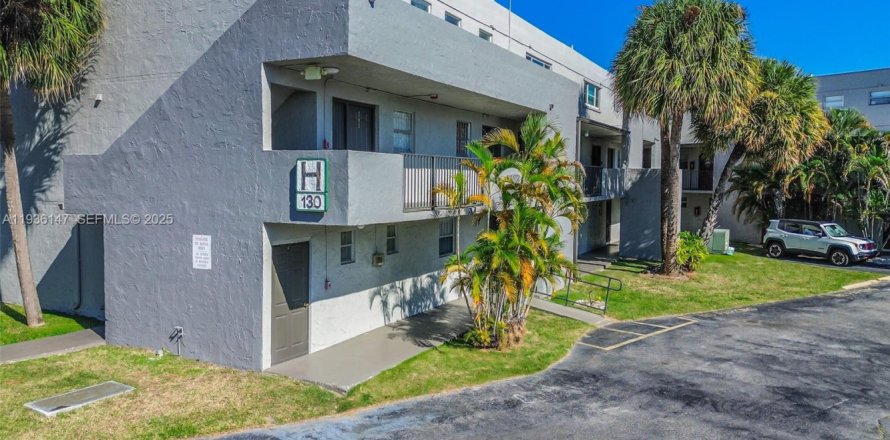 Condo à Miami, Floride, 1 chambre  № 1994185