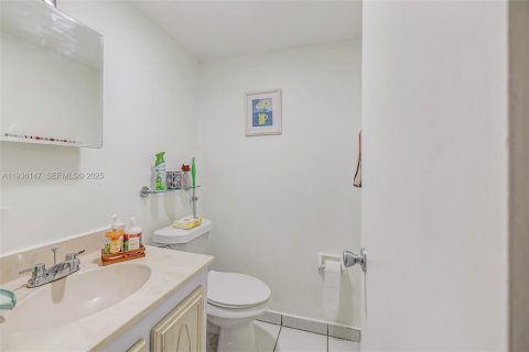 Copropriété à vendre à Miami, Floride: 1 chambre, 85.66 m2 № 1994185 - photo 11