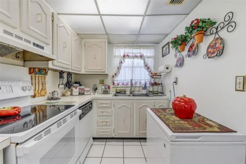 Copropriété à vendre à Miami, Floride: 1 chambre, 85.66 m2 № 1994185 - photo 10