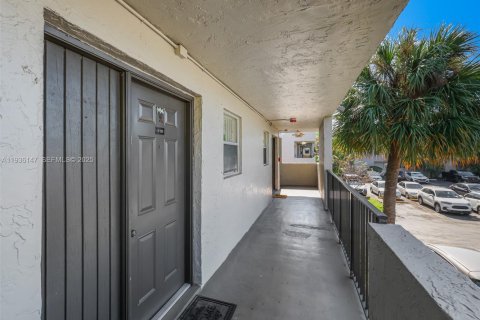 Copropriété à vendre à Miami, Floride: 1 chambre, 85.66 m2 № 1994185 - photo 2