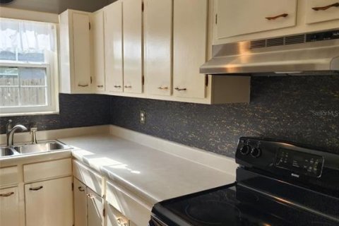 House in Spring Hill, Florida 2 bedrooms, 81.2 sq.m. № 1569538 - photo 8