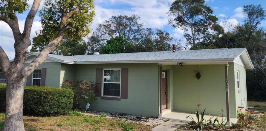 House in Spring Hill, Florida 2 bedrooms, 81.2 sq.m. № 1569538