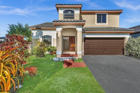 Villa ou maison à vendre à Hialeah, Floride: 4 chambres, 190.45 m2 № 1972052 - photo 3