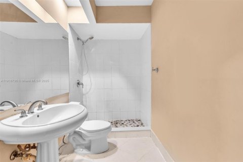 Villa ou maison à vendre à Hialeah, Floride: 4 chambres, 190.45 m2 № 1972052 - photo 22