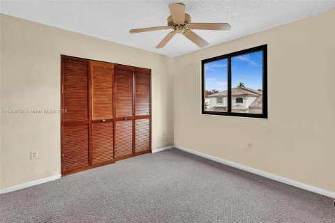 Villa ou maison à vendre à Hialeah, Floride: 4 chambres, 190.45 m2 № 1972052 - photo 23