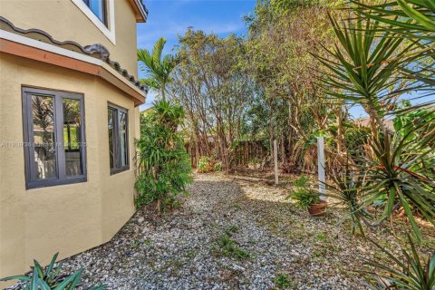Villa ou maison à vendre à Hialeah, Floride: 4 chambres, 190.45 m2 № 1972052 - photo 30