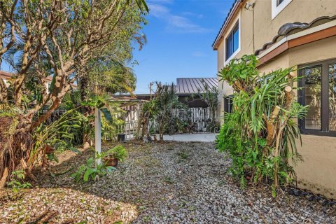 Villa ou maison à vendre à Hialeah, Floride: 4 chambres, 190.45 m2 № 1972052 - photo 29