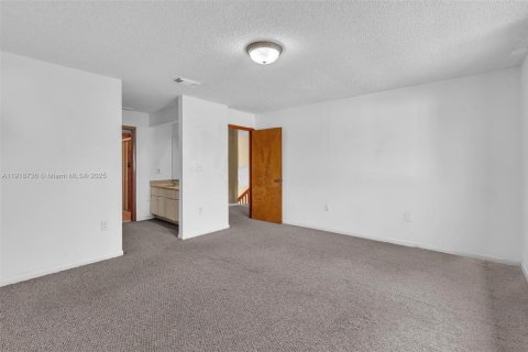 Villa ou maison à vendre à Hialeah, Floride: 4 chambres, 190.45 m2 № 1972052 - photo 18