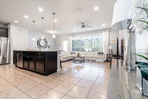 Townhouse in Kissimmee, Florida 4 bedrooms, 195.28 sq.m. № 2102169 - photo 10