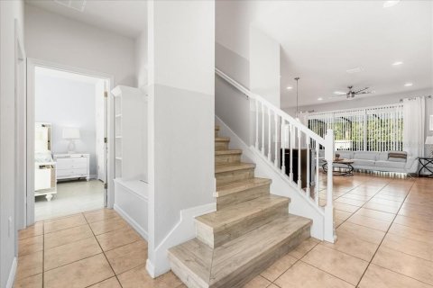 Townhouse in Kissimmee, Florida 4 bedrooms, 195.28 sq.m. № 2102169 - photo 3