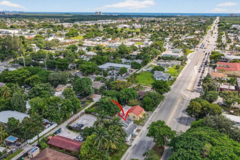 Commercial property in Dania Beach, Florida № 2146479 - photo 4