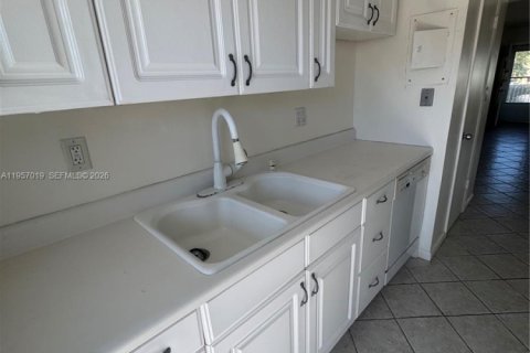 Condominio en venta en North Miami Beach, Florida, 1 dormitorio, 63.55 m2 № 2011191 - foto 9