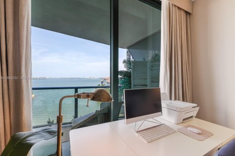 Condominio en venta en Miami, Florida, 2 dormitorios, 102.56 m2 № 2027642 - foto 27