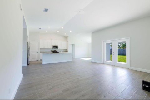 Villa ou maison à vendre à Port St. Lucie, Floride: 4 chambres, 190.45 m2 № 2083528 - photo 2