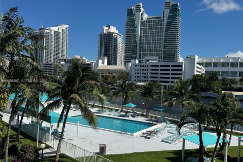 Appartement à louer à Hallandale Beach, Floride: 1 chambre, 85.01 m2 № 1997521 - photo 17