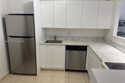 Appartement à louer à Hallandale Beach, Floride: 1 chambre, 85.01 m2 № 1997521 - photo 2