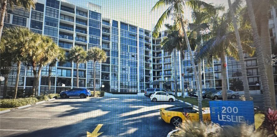 Appartement à Hallandale Beach, Floride 1 chambre, 85.01 m2 № 1997521