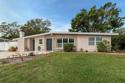 House in Sarasota, Florida 4 bedrooms, 157.38 sq.m. № 1721861 - photo 1