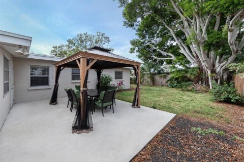 House in Sarasota, Florida 4 bedrooms, 157.38 sq.m. № 1721861 - photo 6