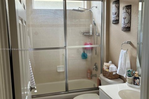 Villa ou maison à vendre à Port St. Lucie, Floride: 4 chambres, 221.29 m2 № 1922731 - photo 28