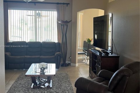 Villa ou maison à vendre à Port St. Lucie, Floride: 4 chambres, 221.29 m2 № 1922731 - photo 12